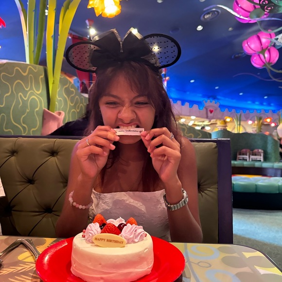 Meet your Posher, Elena - Picture 3 of 12